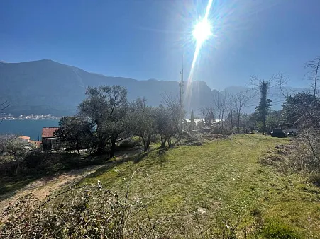 Urbanized plot in Prchanj with a view of the sea